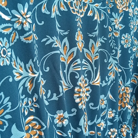 The Pioneer Woman Floral Drass - Picture 6 of 16